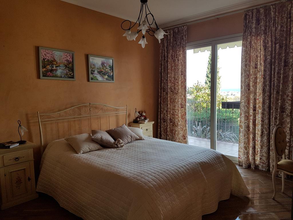 Villa Pineland Borghetto Santo Spirito Luaran gambar