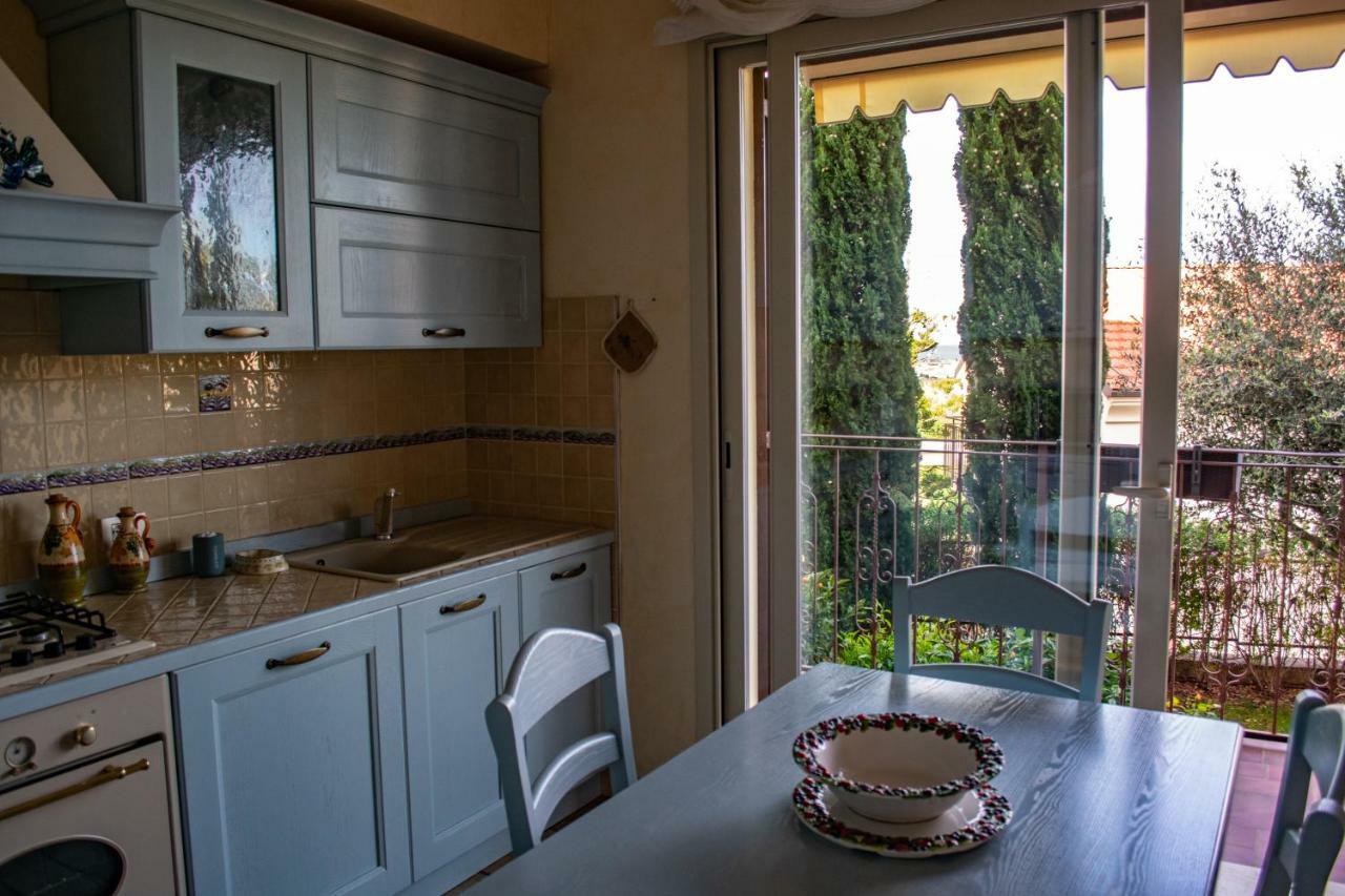 Villa Pineland Borghetto Santo Spirito Luaran gambar