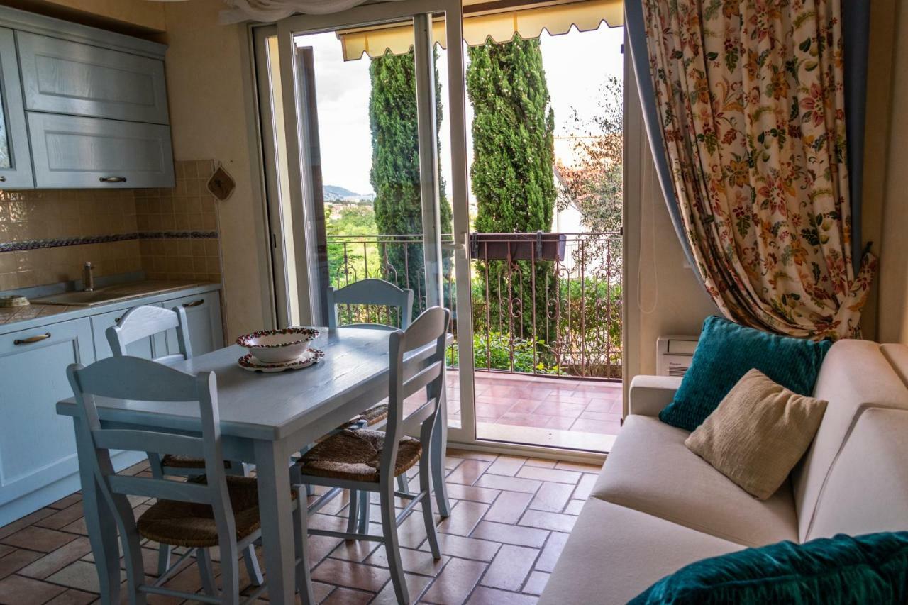 Villa Pineland Borghetto Santo Spirito Luaran gambar