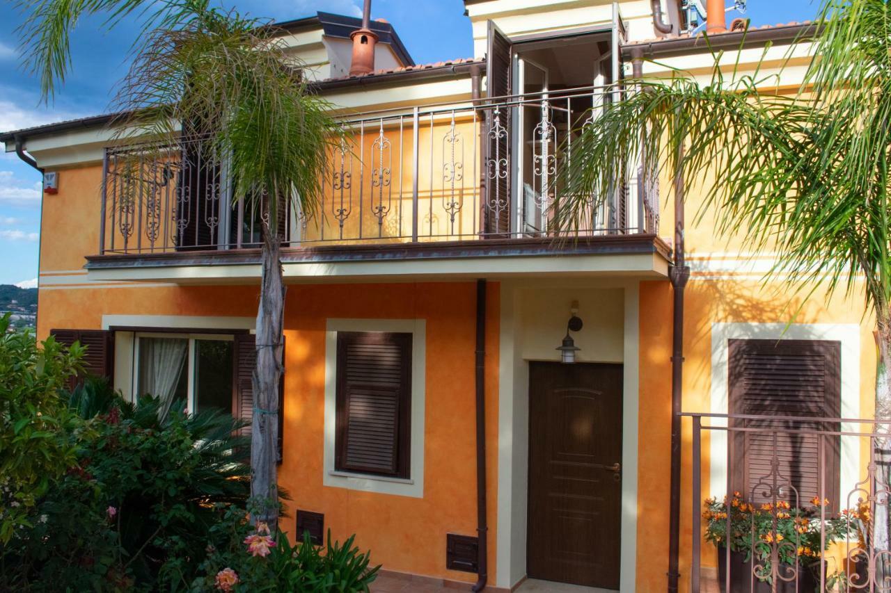Villa Pineland Borghetto Santo Spirito Luaran gambar