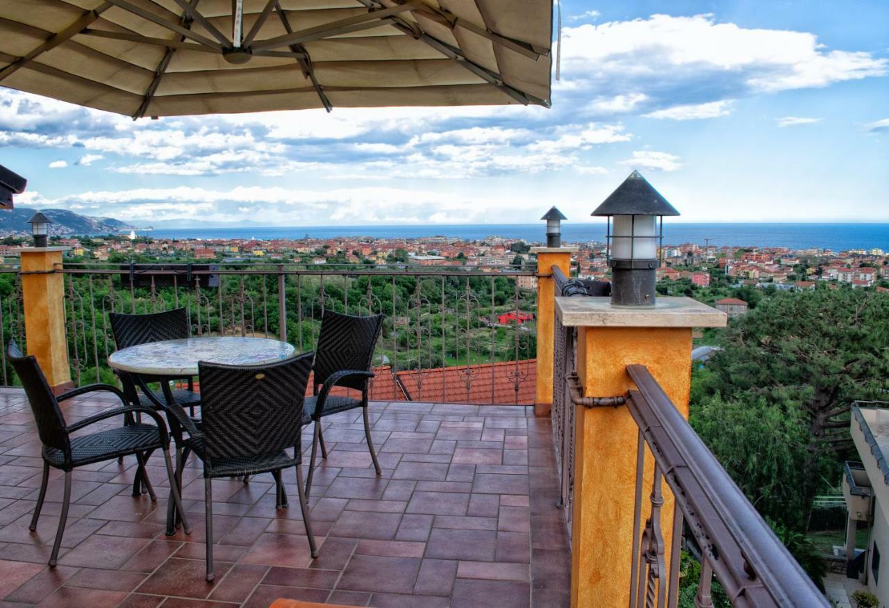 Villa Pineland Borghetto Santo Spirito Luaran gambar