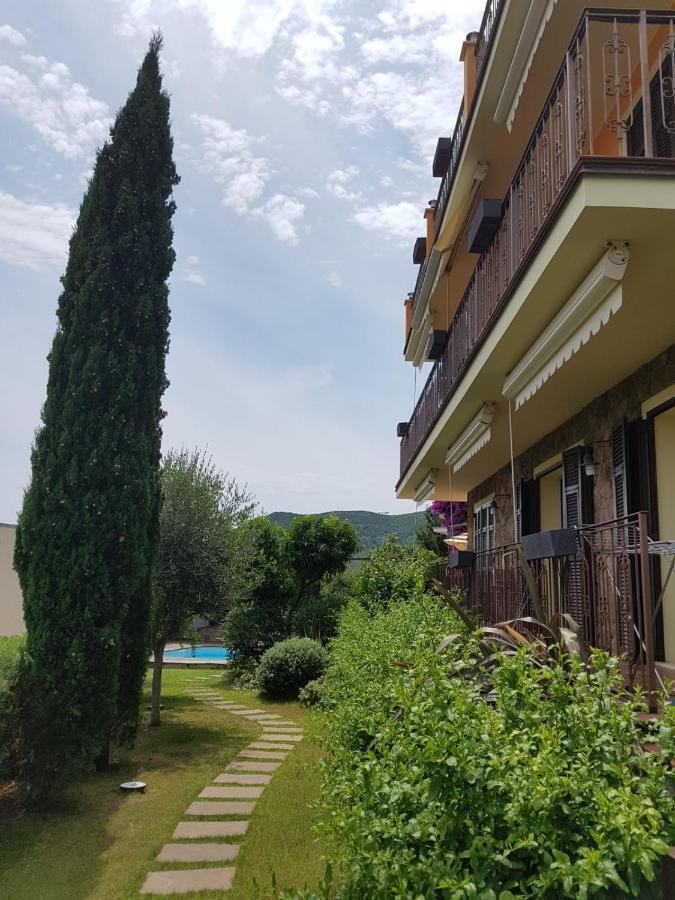 Villa Pineland Borghetto Santo Spirito Luaran gambar